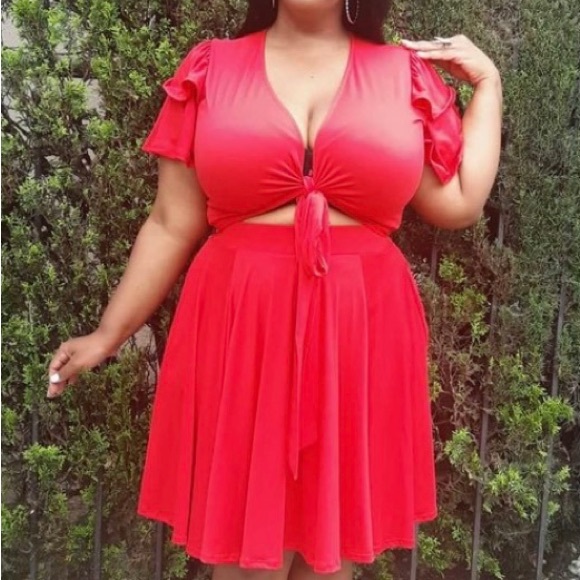 Red set - Picture 1 of 2